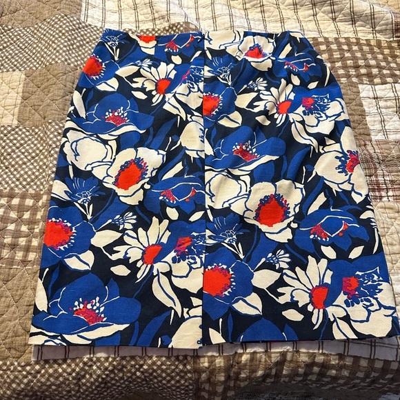 Cute colorful skirt. - Picture 6 of 7